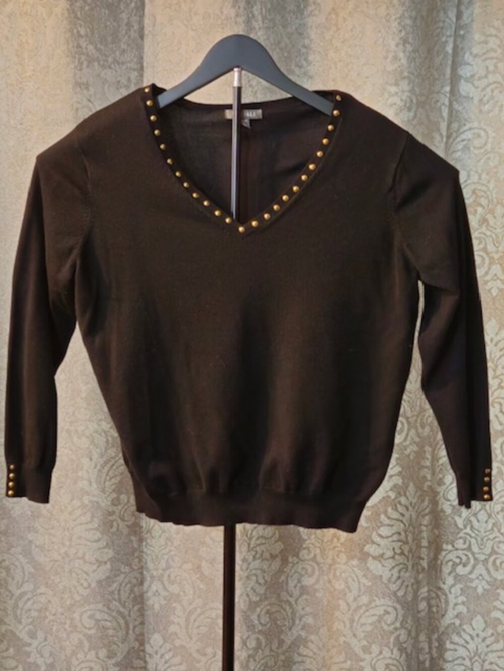 Roz & Ali Black V Neck 1X. Beaded Detail